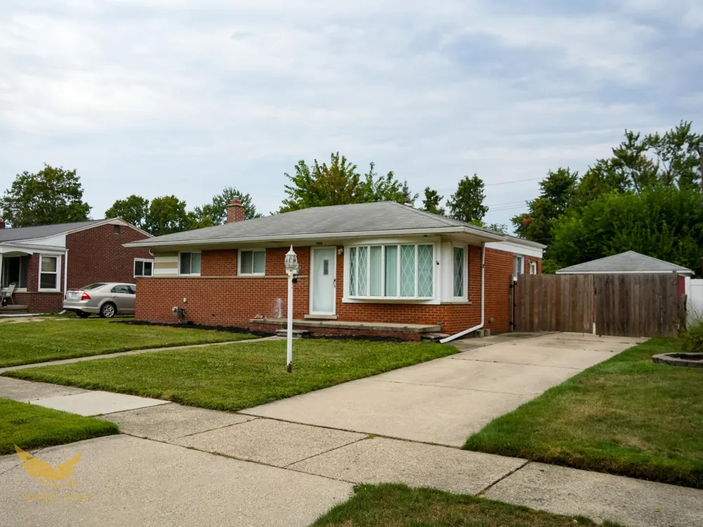 36005 Lucerne Street Clinton, MI 48035