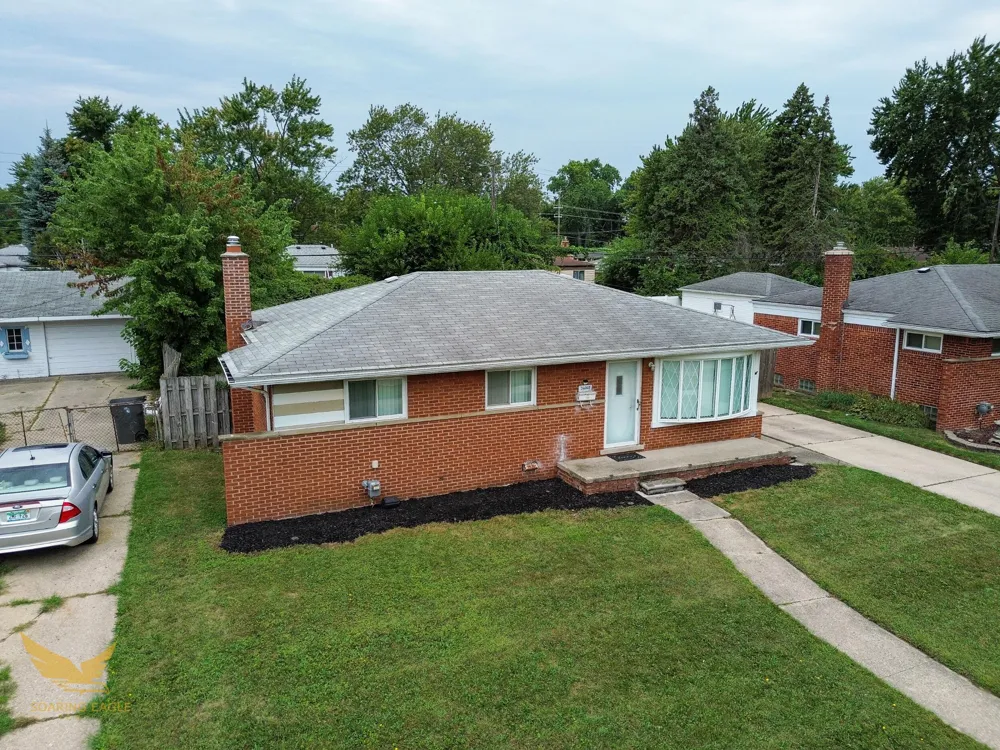 36005 Lucerne Street Clinton, MI 48035