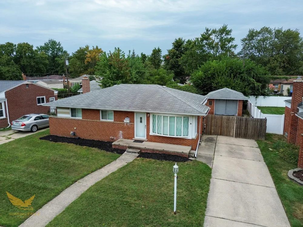 36005 Lucerne Street Clinton, MI 48035