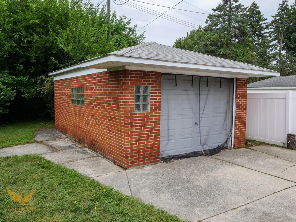 36005 Lucerne Street Clinton, MI 48035