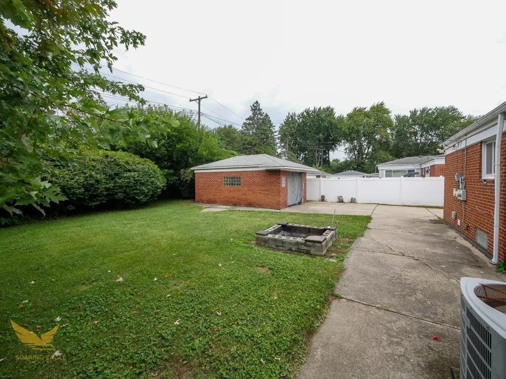 36005 Lucerne Street Clinton, MI 48035