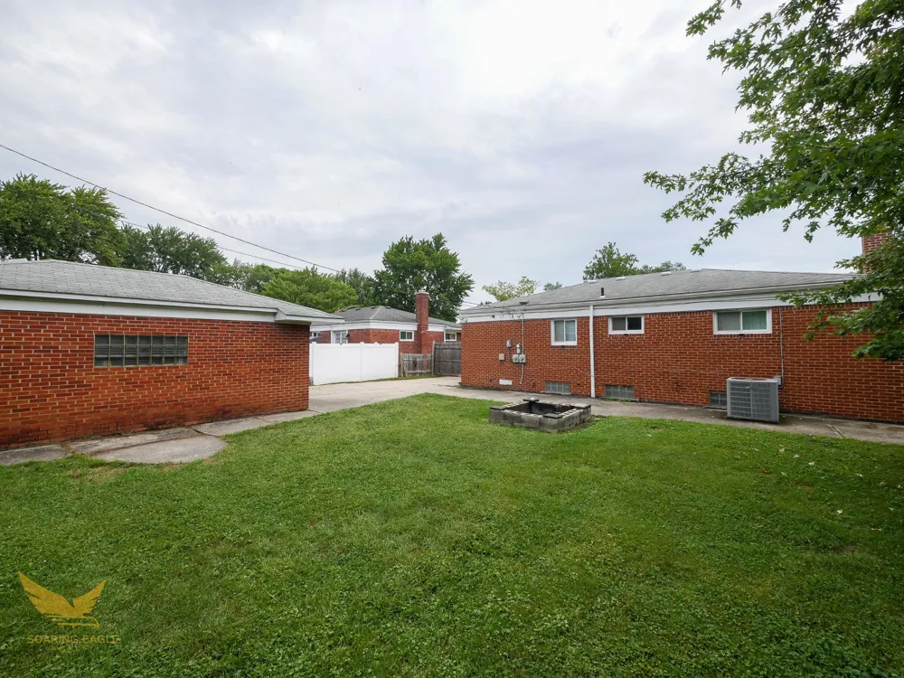 36005 Lucerne Street Clinton, MI 48035