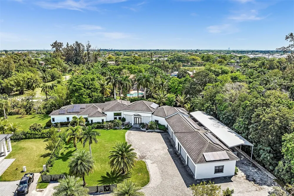 1540 SW 115th Ave Davie, FL 33325
