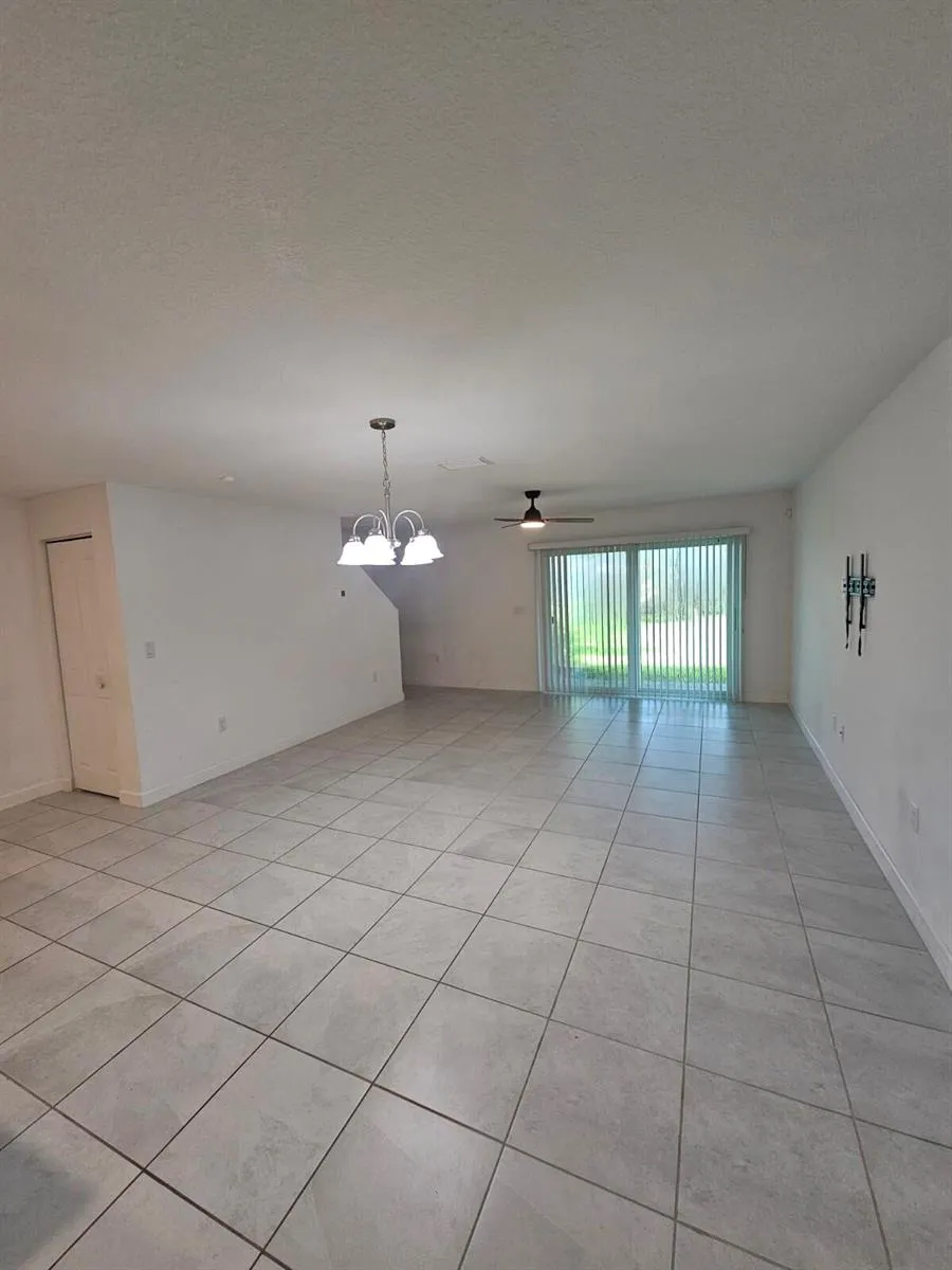 6765 Broadwater Lane Lake Worth, FL 33467