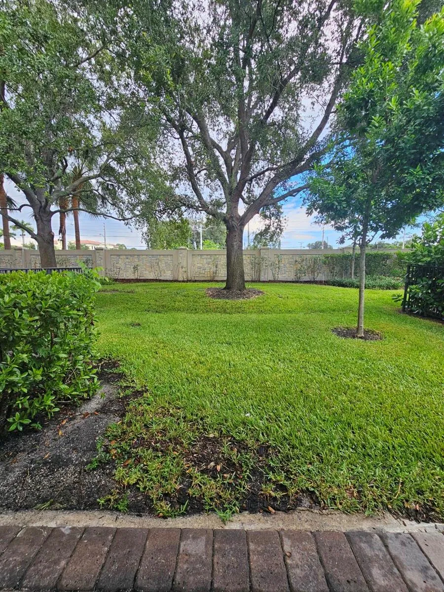 6765 Broadwater Lane Lake Worth, FL 33467