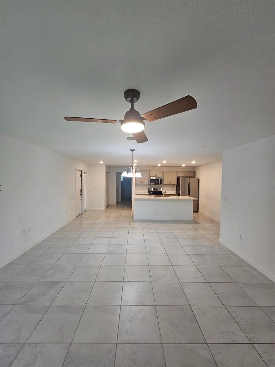6765 Broadwater Lane Lake Worth, FL 33467