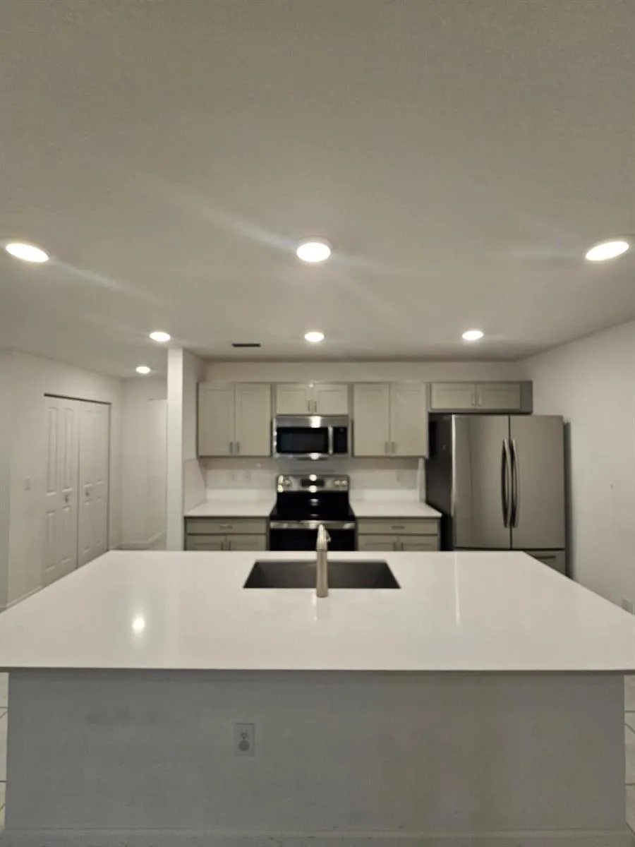 6765 Broadwater Lane Lake Worth, FL 33467