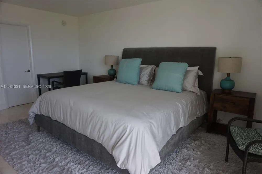 1121 Crandon Blvd #E1006 Key Biscayne, FL 33149