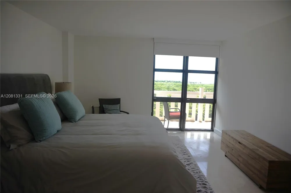 1121 Crandon Blvd #E1006 Key Biscayne, FL 33149