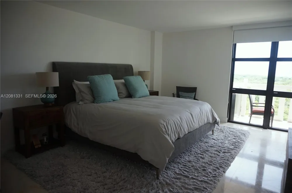 1121 Crandon Blvd #E1006 Key Biscayne, FL 33149