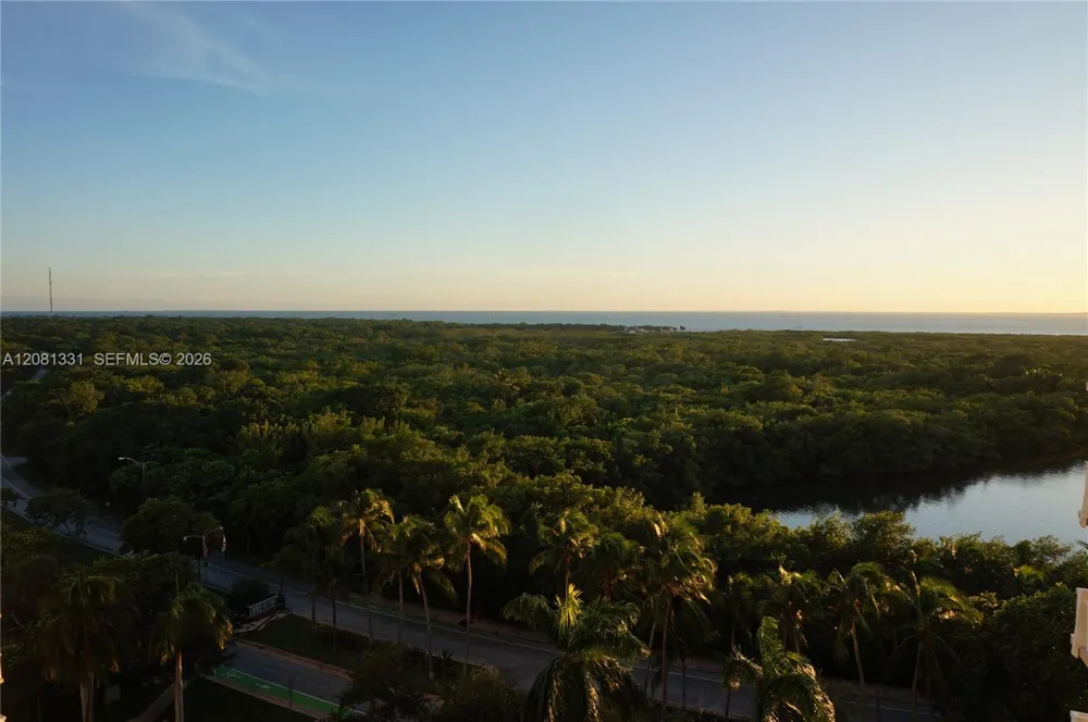 1121 Crandon Blvd #E1006 Key Biscayne, FL 33149