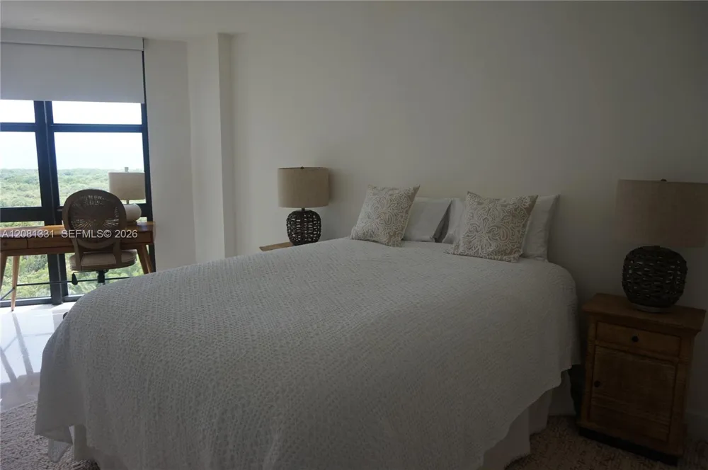 1121 Crandon Blvd #E1006 Key Biscayne, FL 33149