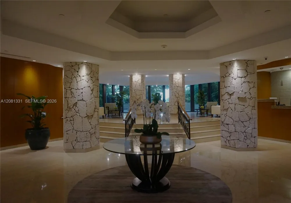 1121 Crandon Blvd #E1006 Key Biscayne, FL 33149