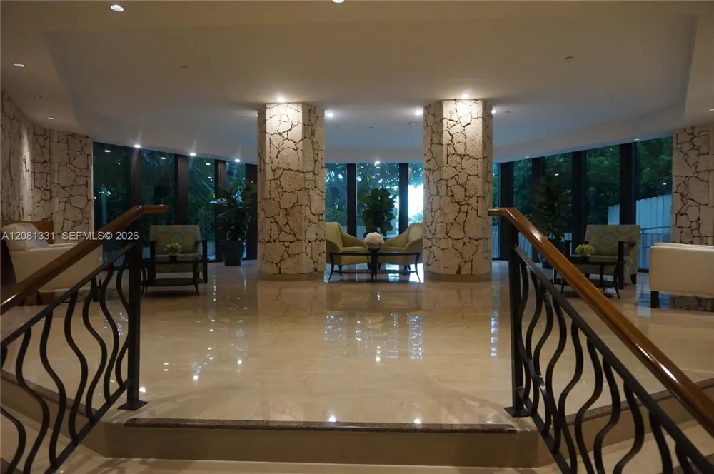 1121 Crandon Blvd #E1006 Key Biscayne, FL 33149