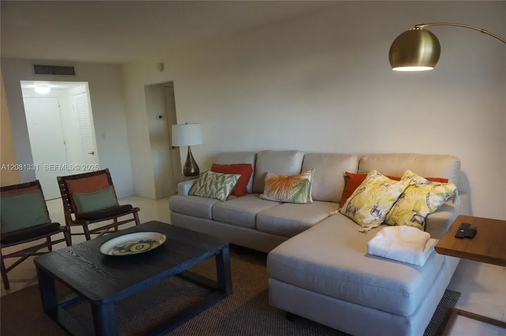 1121 Crandon Blvd #E1006 Key Biscayne, FL 33149
