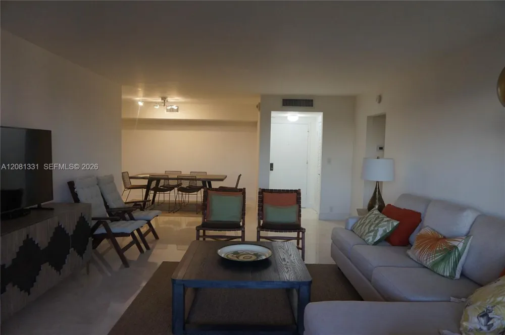 1121 Crandon Blvd #E1006 Key Biscayne, FL 33149