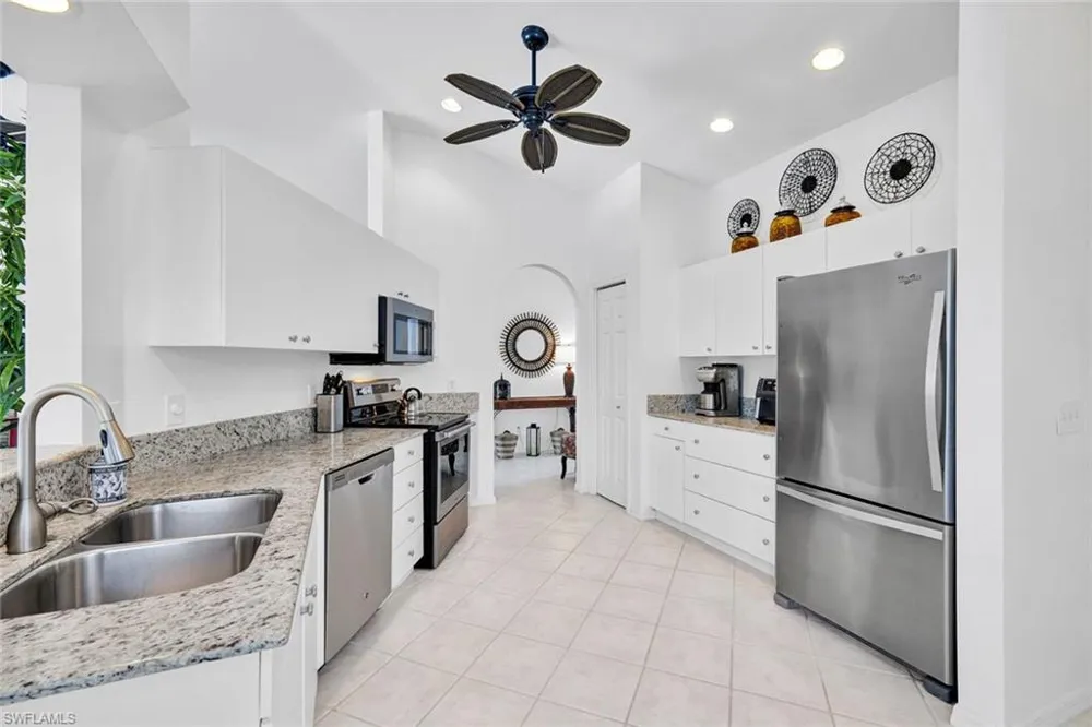 484 Crossfield Circle Naples, FL 34104