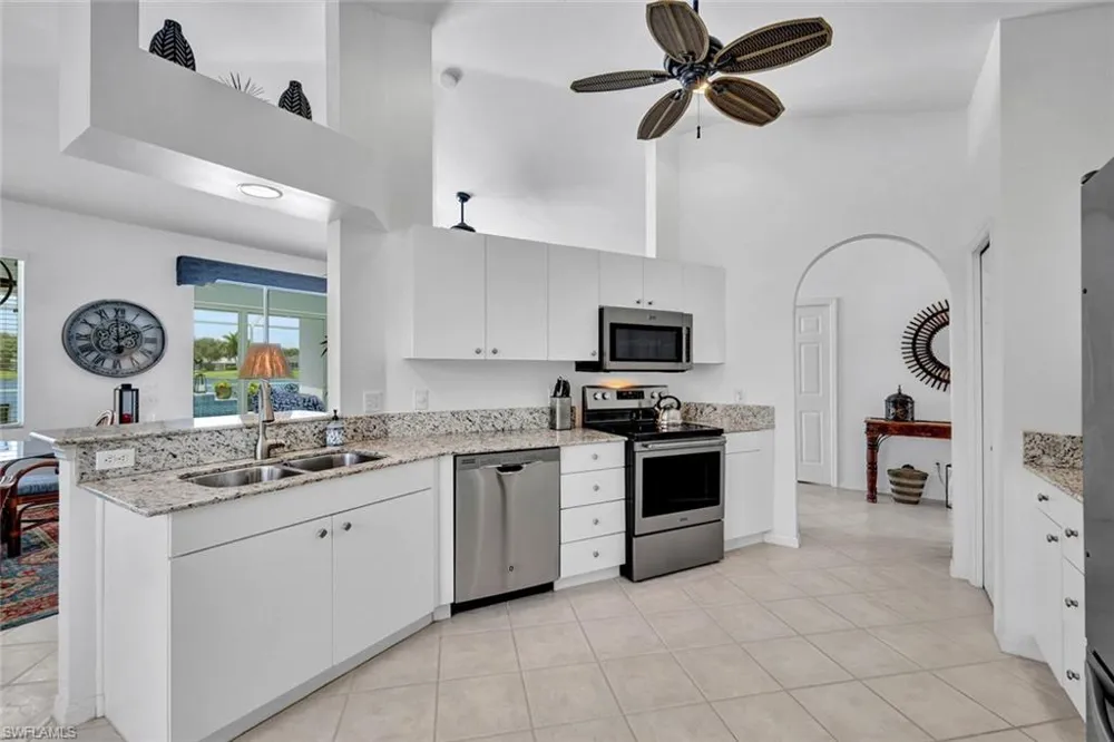 484 Crossfield Circle Naples, FL 34104
