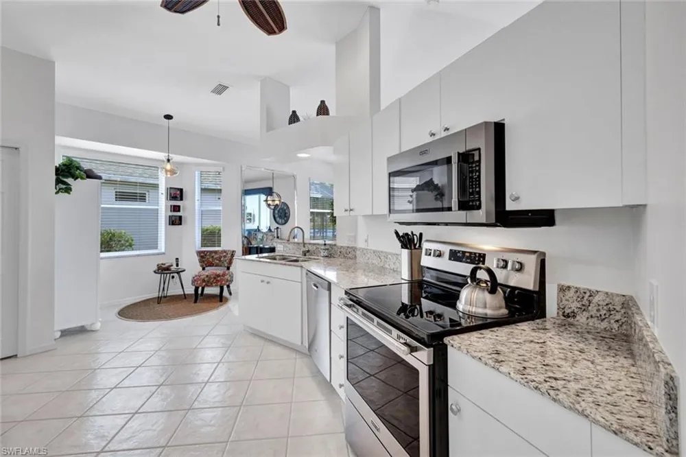 484 Crossfield Circle Naples, FL 34104