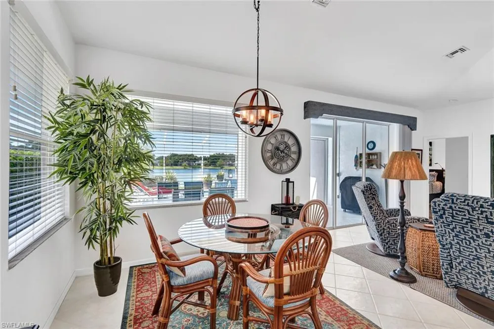 484 Crossfield Circle Naples, FL 34104