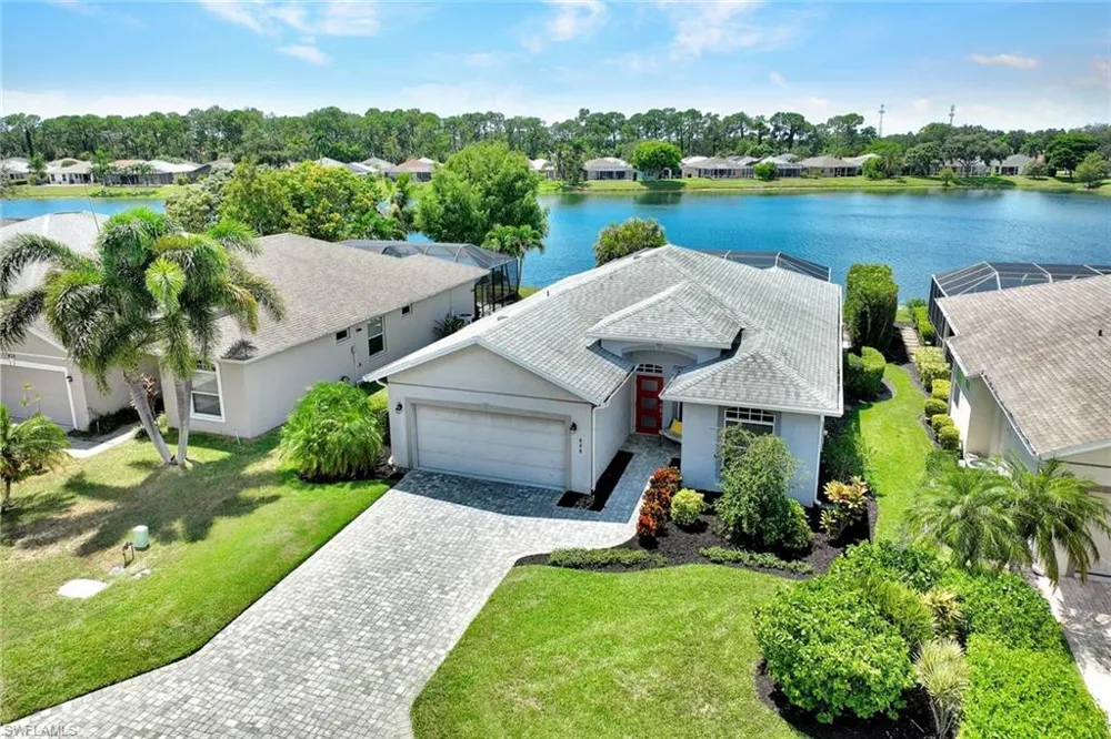 484 Crossfield Circle Naples, FL 34104
