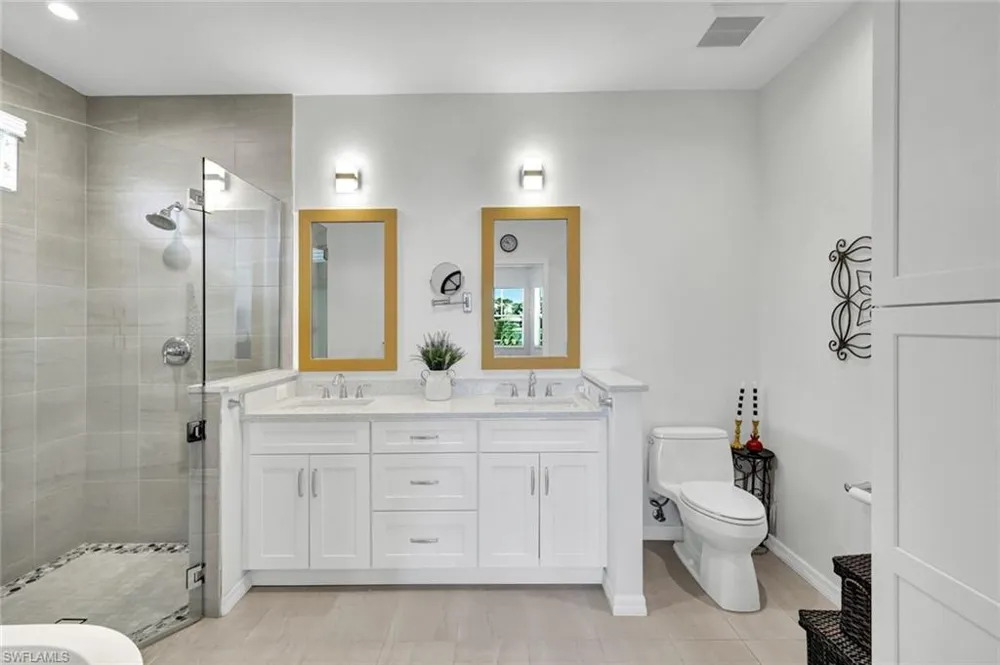 484 Crossfield Circle Naples, FL 34104