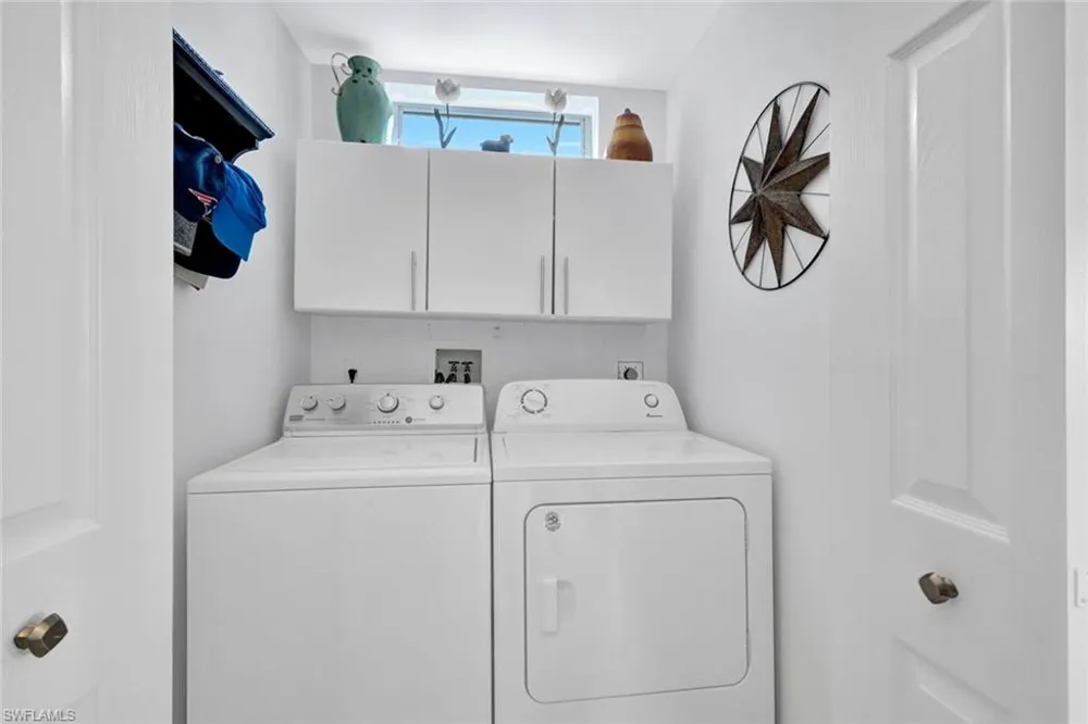 484 Crossfield Circle Naples, FL 34104