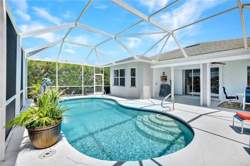 484 Crossfield Circle Naples, FL 34104