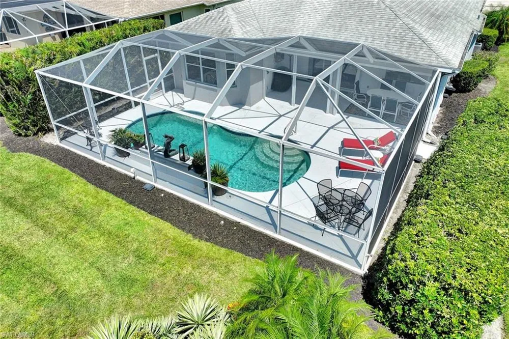 484 Crossfield Circle Naples, FL 34104