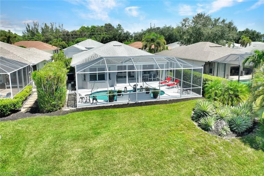 484 Crossfield Circle Naples, FL 34104