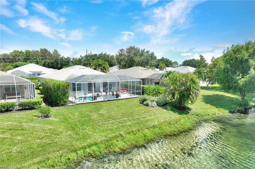 484 Crossfield Circle Naples, FL 34104