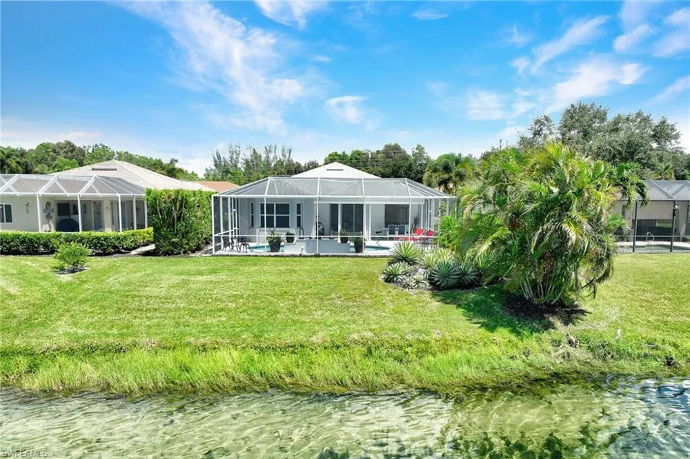 484 Crossfield Circle Naples, FL 34104