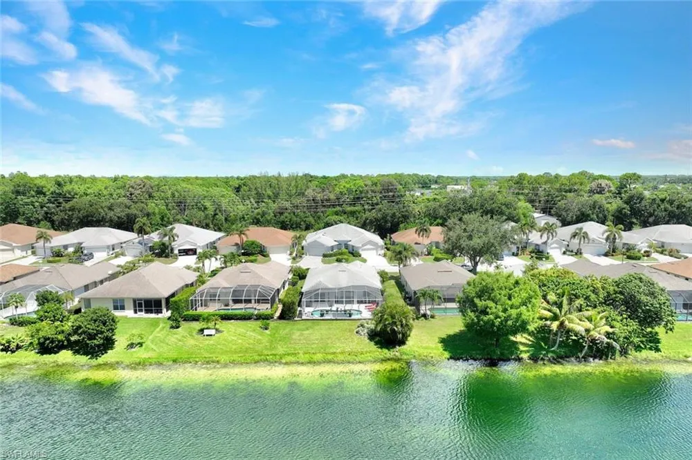 484 Crossfield Circle Naples, FL 34104