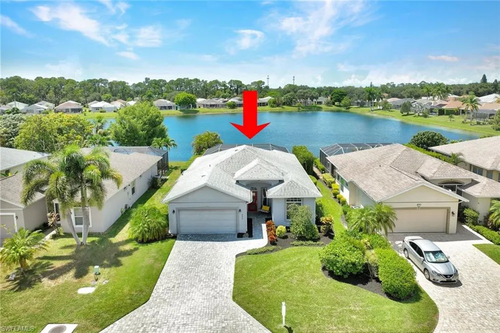 484 Crossfield Circle Naples, FL 34104