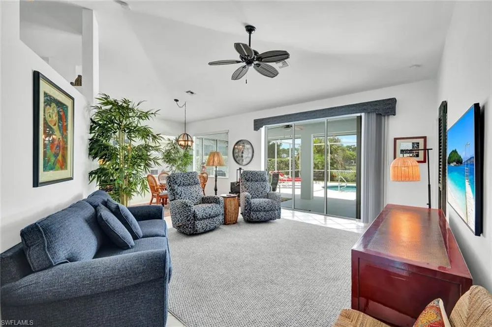 484 Crossfield Circle Naples, FL 34104
