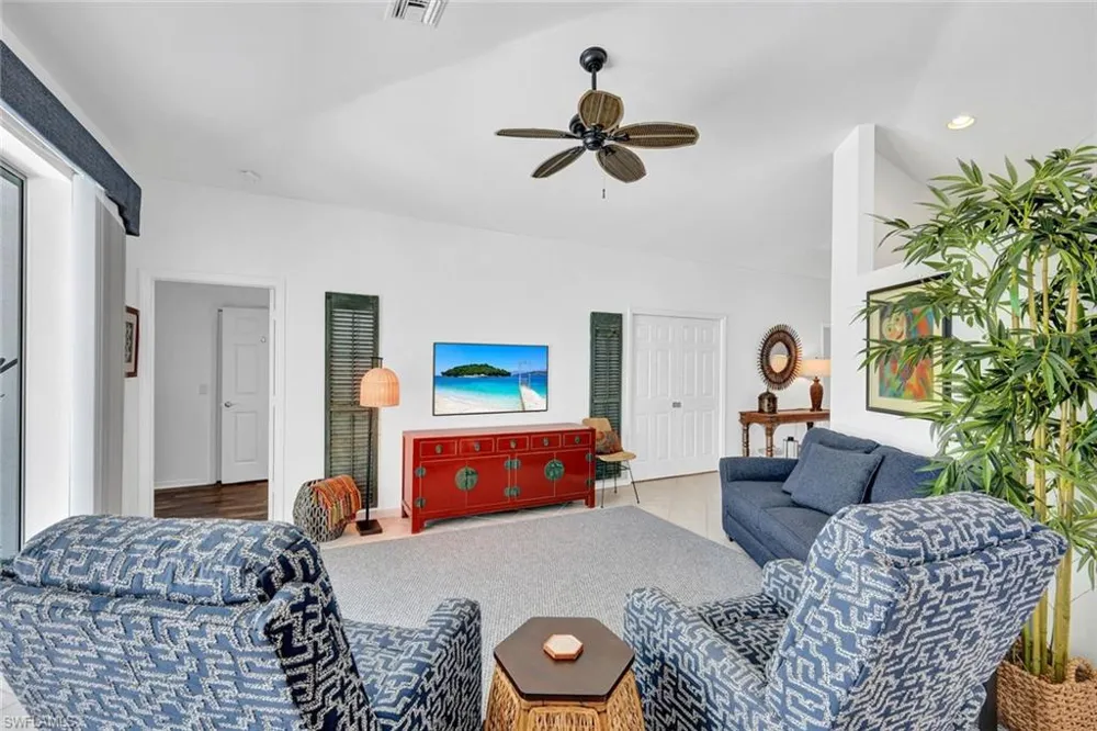 484 Crossfield Circle Naples, FL 34104