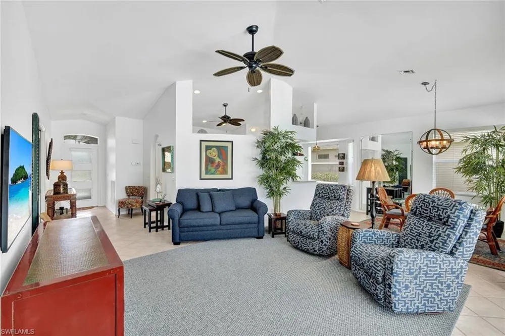 484 Crossfield Circle Naples, FL 34104