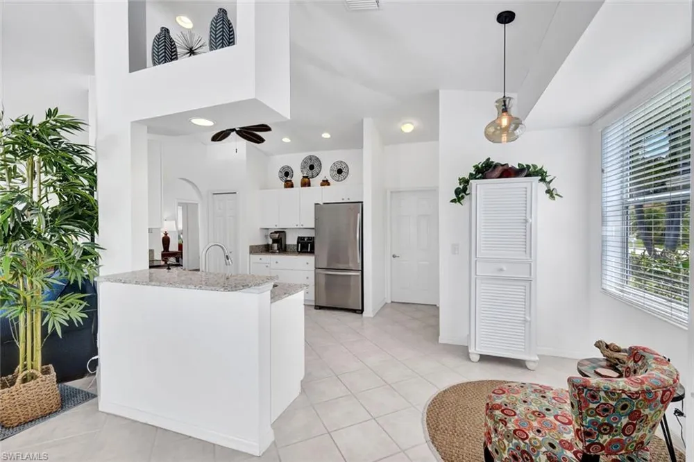 484 Crossfield Circle Naples, FL 34104