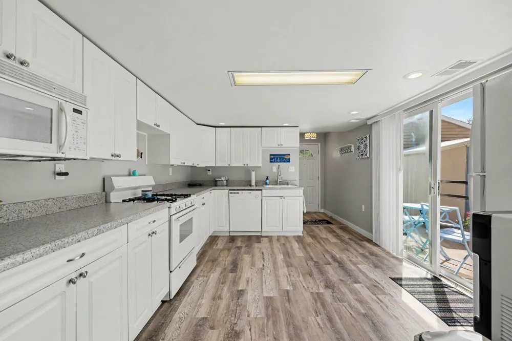435 S Lakeside Drive Leoni Township, MI 49254