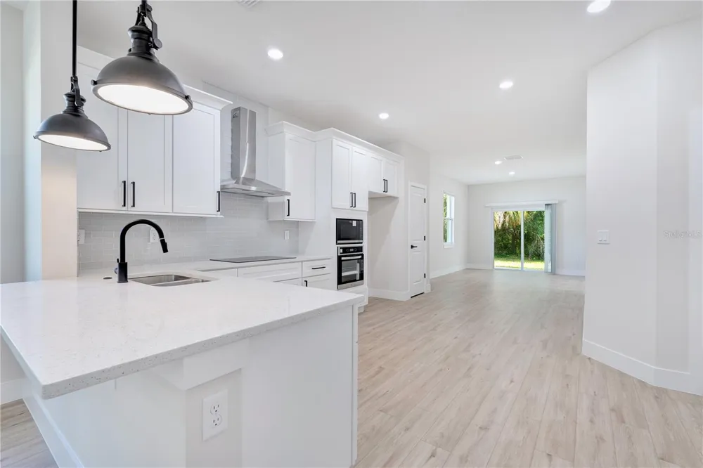 427 E 13TH STREET Apopka, FL 32703
