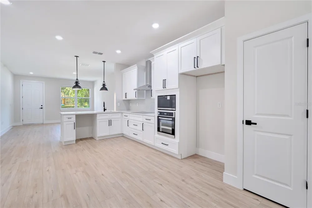 427 E 13TH STREET Apopka, FL 32703