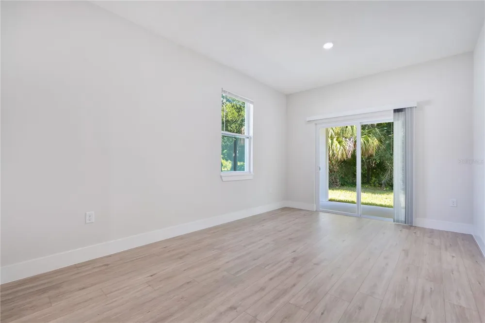 427 E 13TH STREET Apopka, FL 32703
