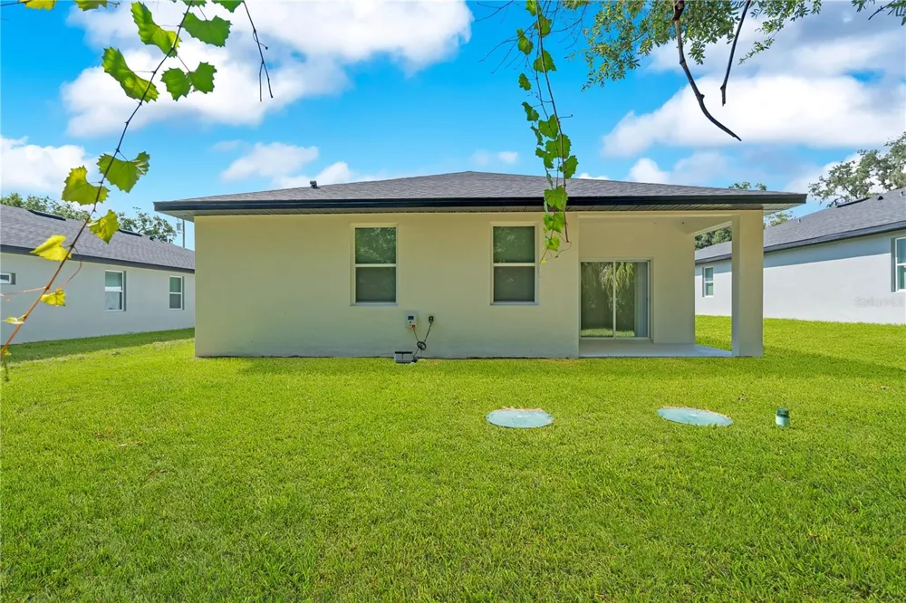 427 E 13TH STREET Apopka, FL 32703