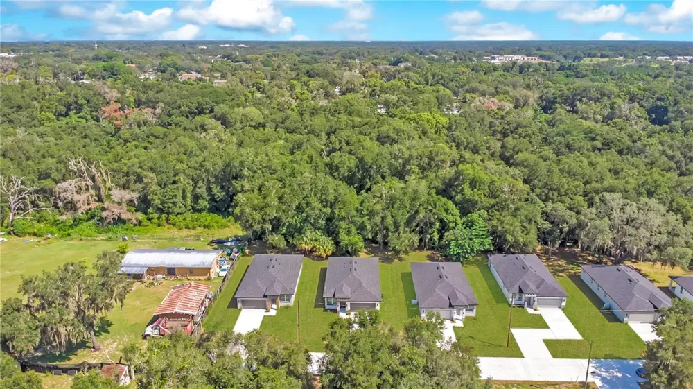 427 E 13TH STREET Apopka, FL 32703