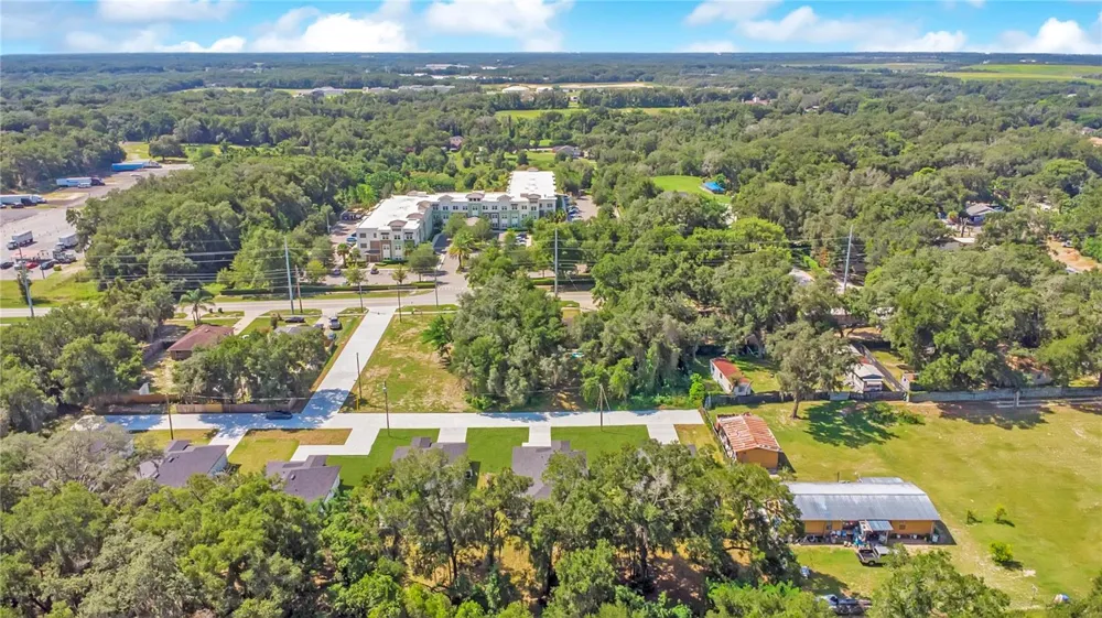427 E 13TH STREET Apopka, FL 32703