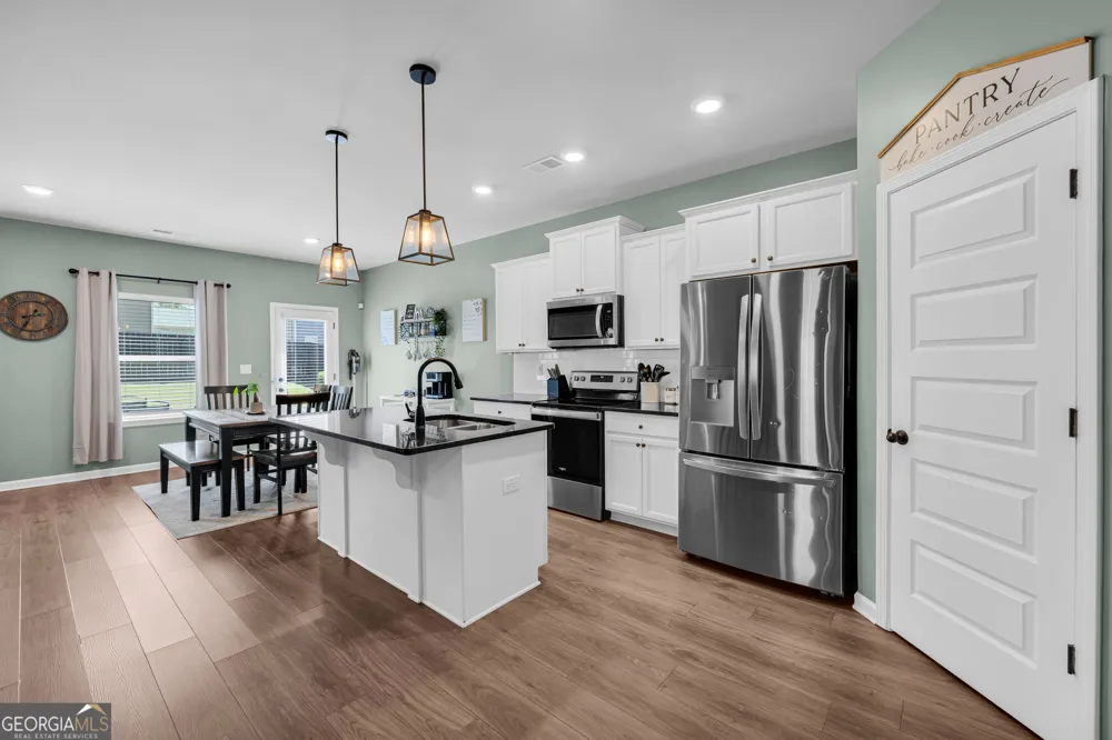 664 Lakehaven LN Loganville, GA 30052