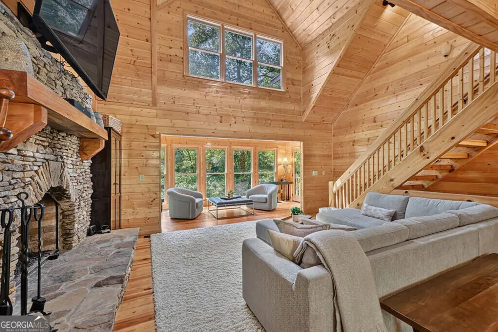 46 Private DR Ellijay, GA 30536