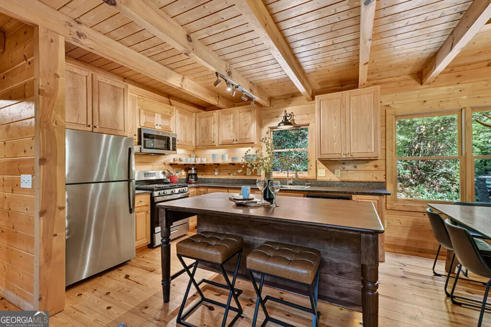 46 Private DR Ellijay, GA 30536