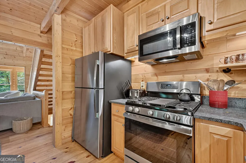 46 Private DR Ellijay, GA 30536