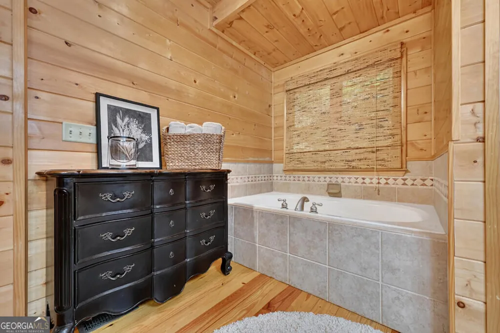 46 Private DR Ellijay, GA 30536